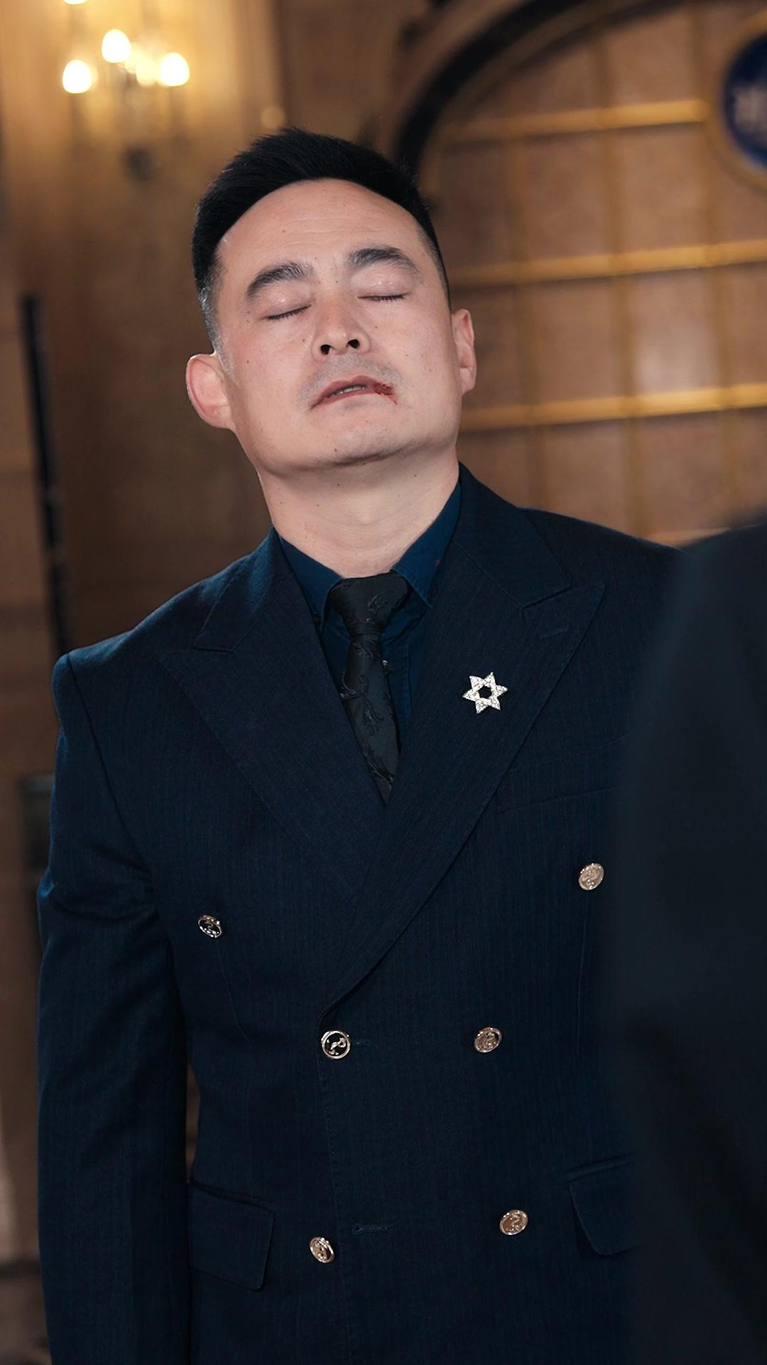 父に売られたけど 殺し屋のボスになった件