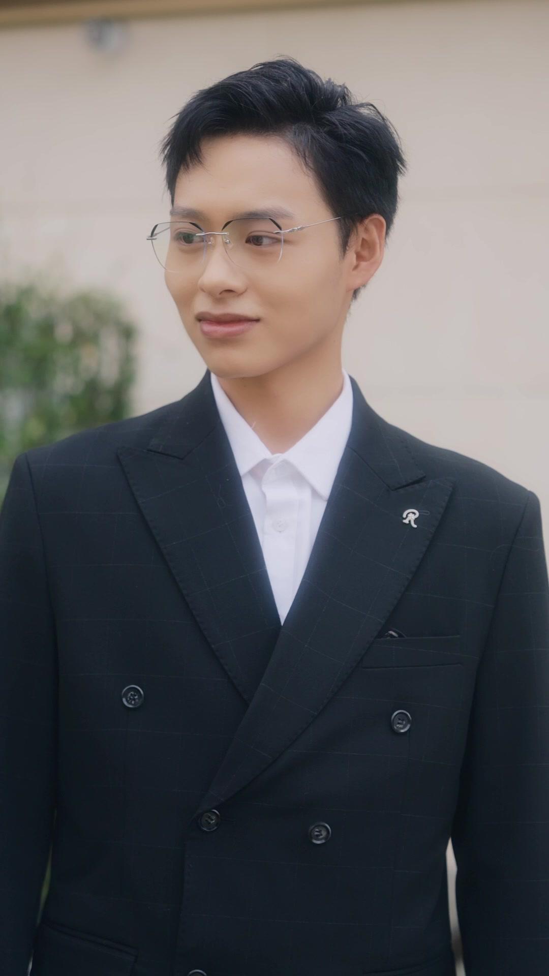 OMG! My "Doctor" Is a Billionaire!