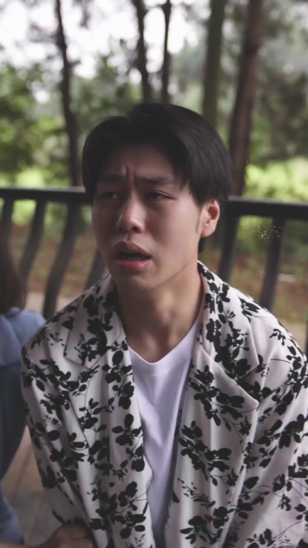 Nona Direktur yang Asli dan Palsu