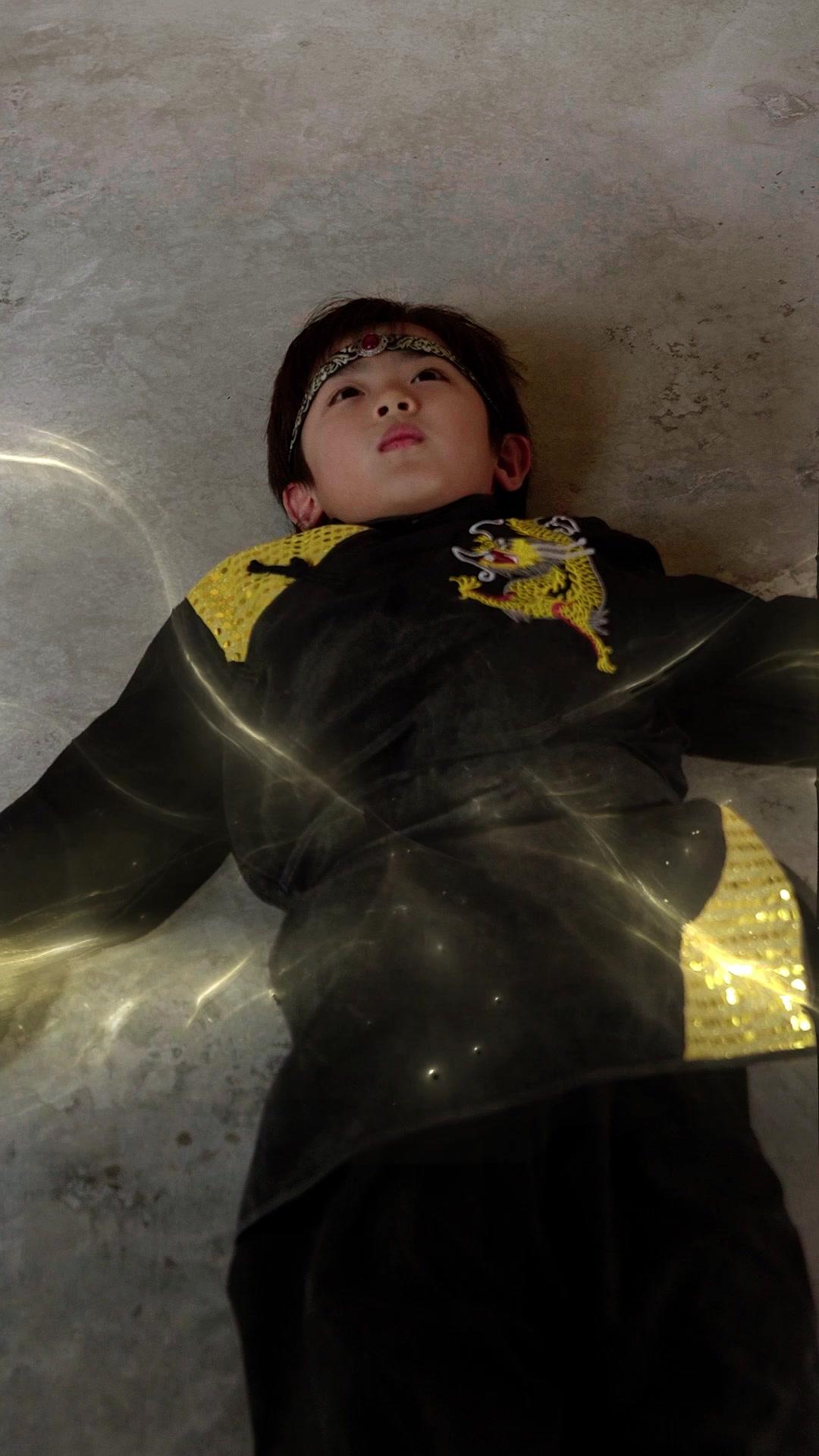 Dewa rezeki reinkarnasi jadi bocah