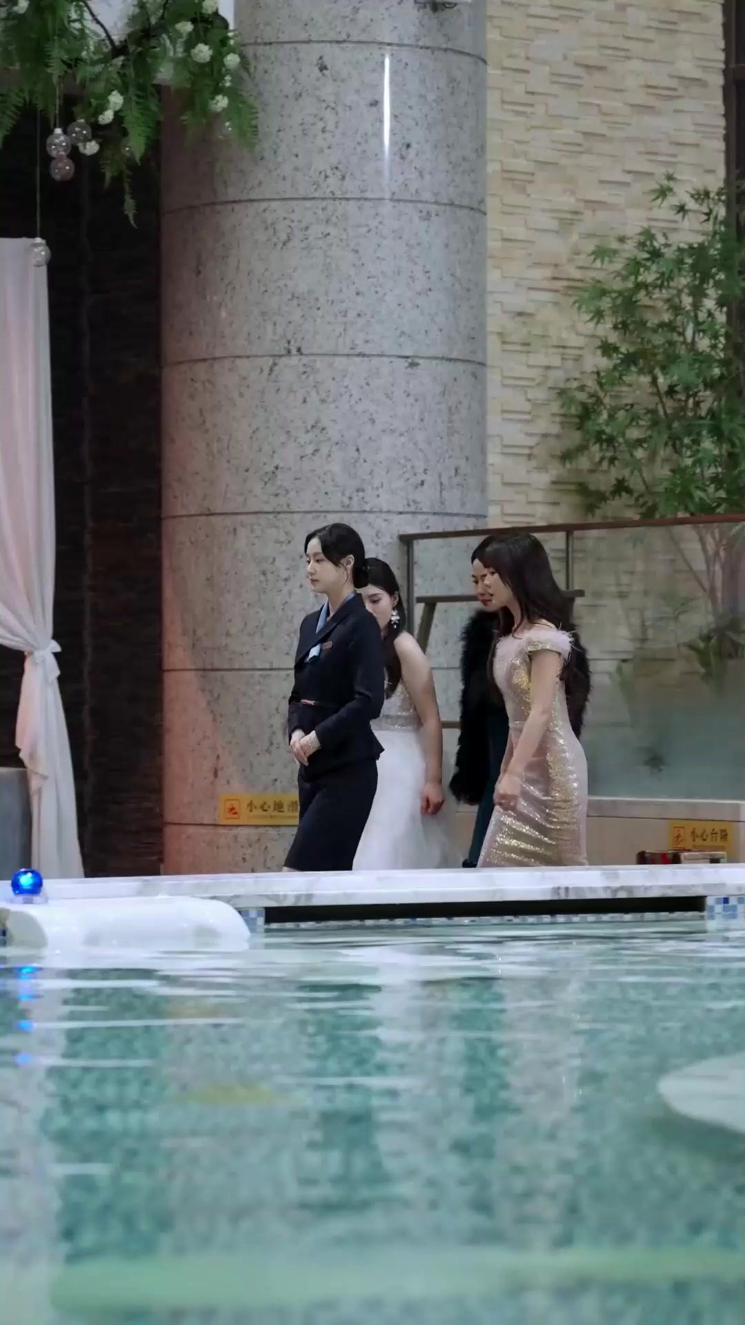 (Dubbed)Winter Romance at the Grand Hotel