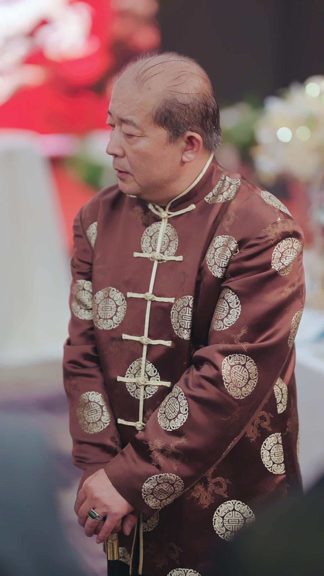Baru Cerai, Malah Dekat Musuhnya