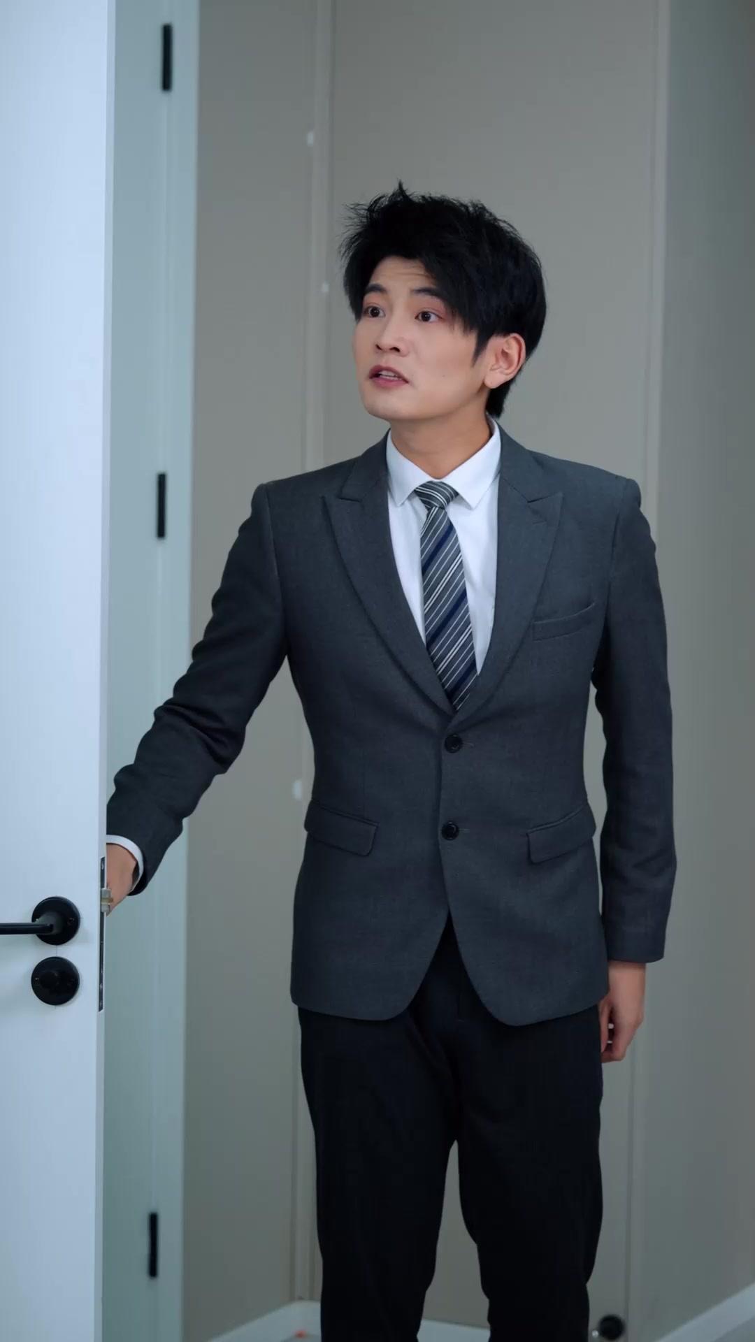 Namorada Errada, Irmã Certa