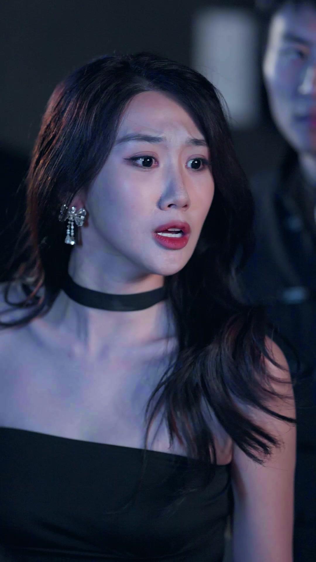 Dusta Terbongkar, Cinta Bermahkota