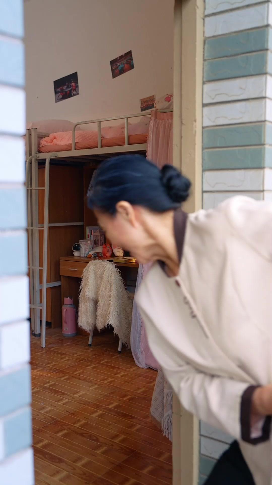 라켓을 든 소녀