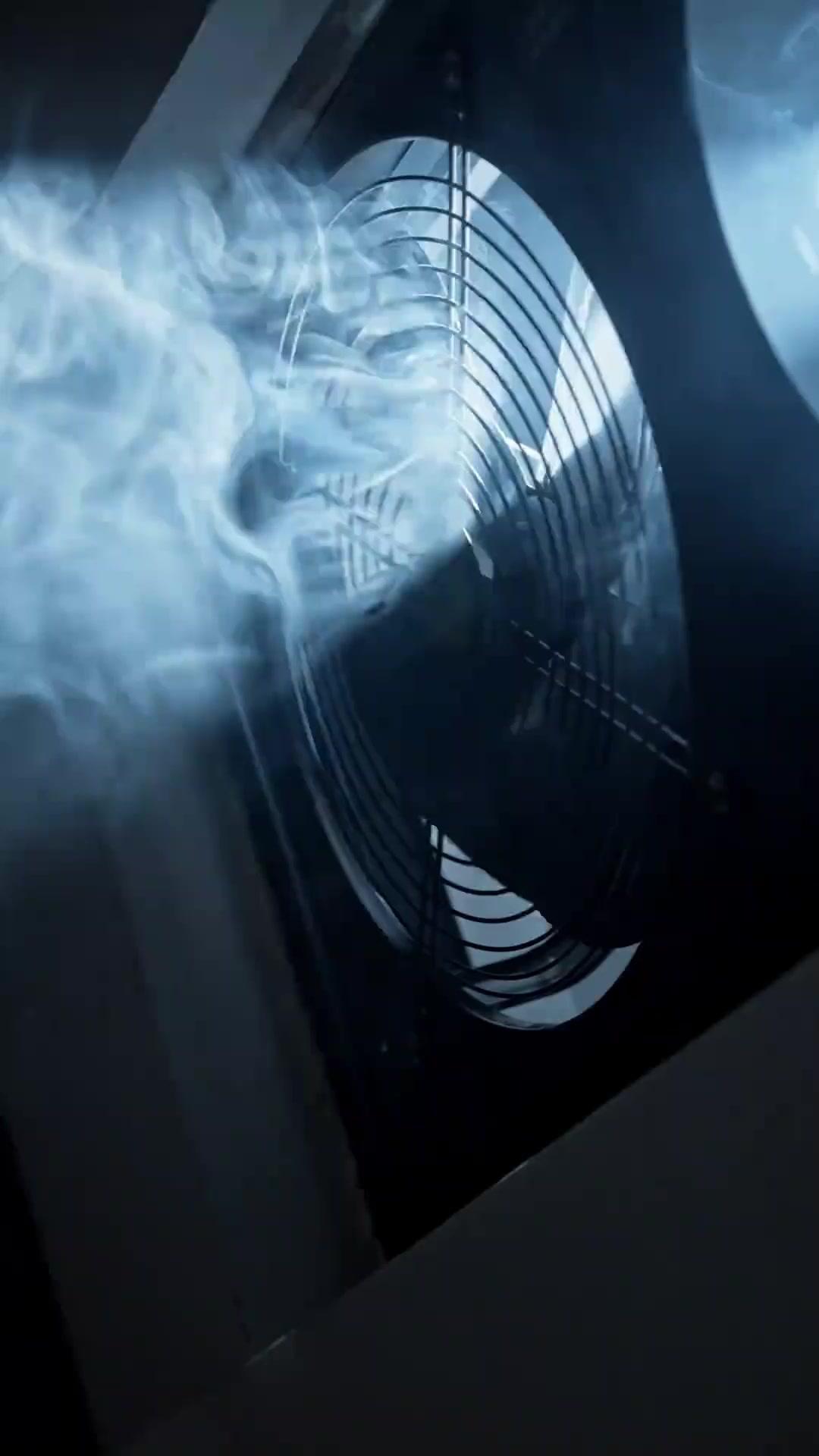 AMOUR DERRIÈRE LE MASQUE