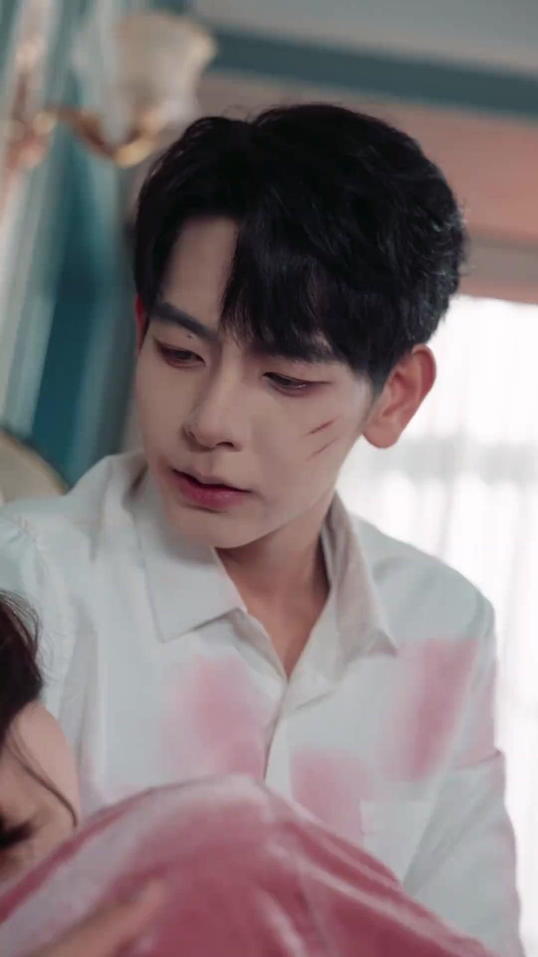 Caí na História e o Vilão Só Quer Casar Comigo