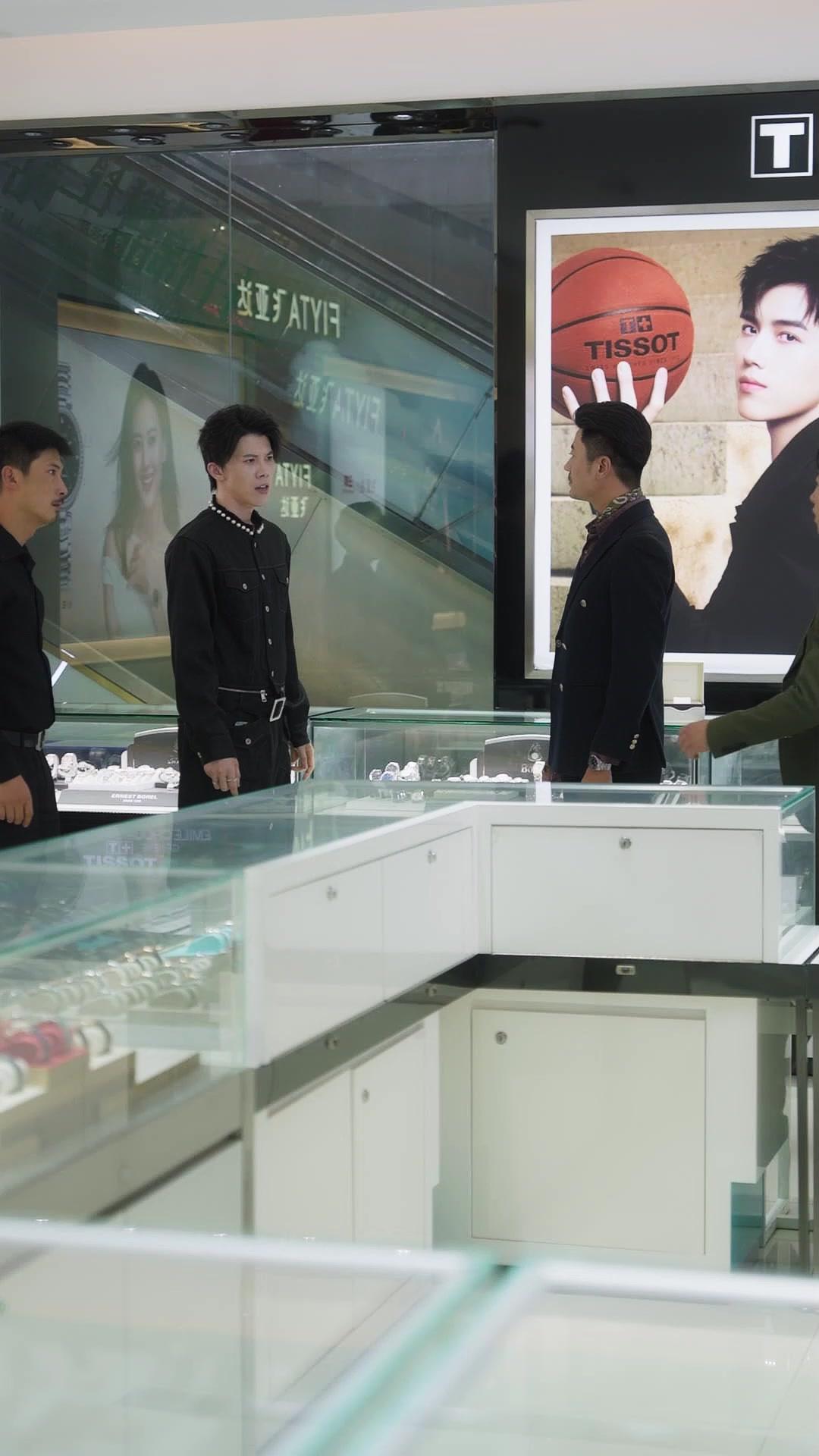 دمعة العودة تشعل الماضي