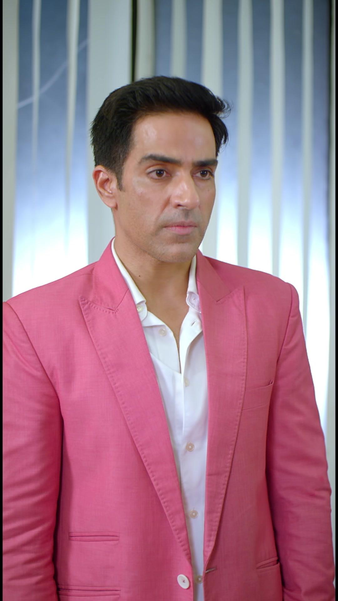 Poor Guests? Wrong Billionaires.