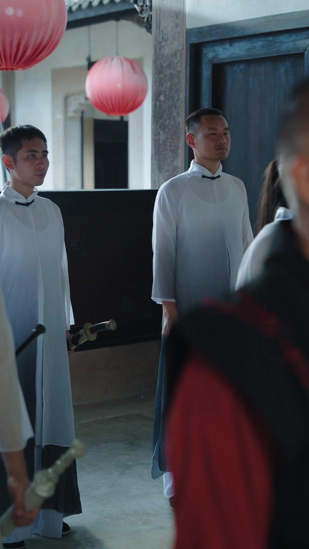 Jangan Berisik, Dewa Silat Lahir