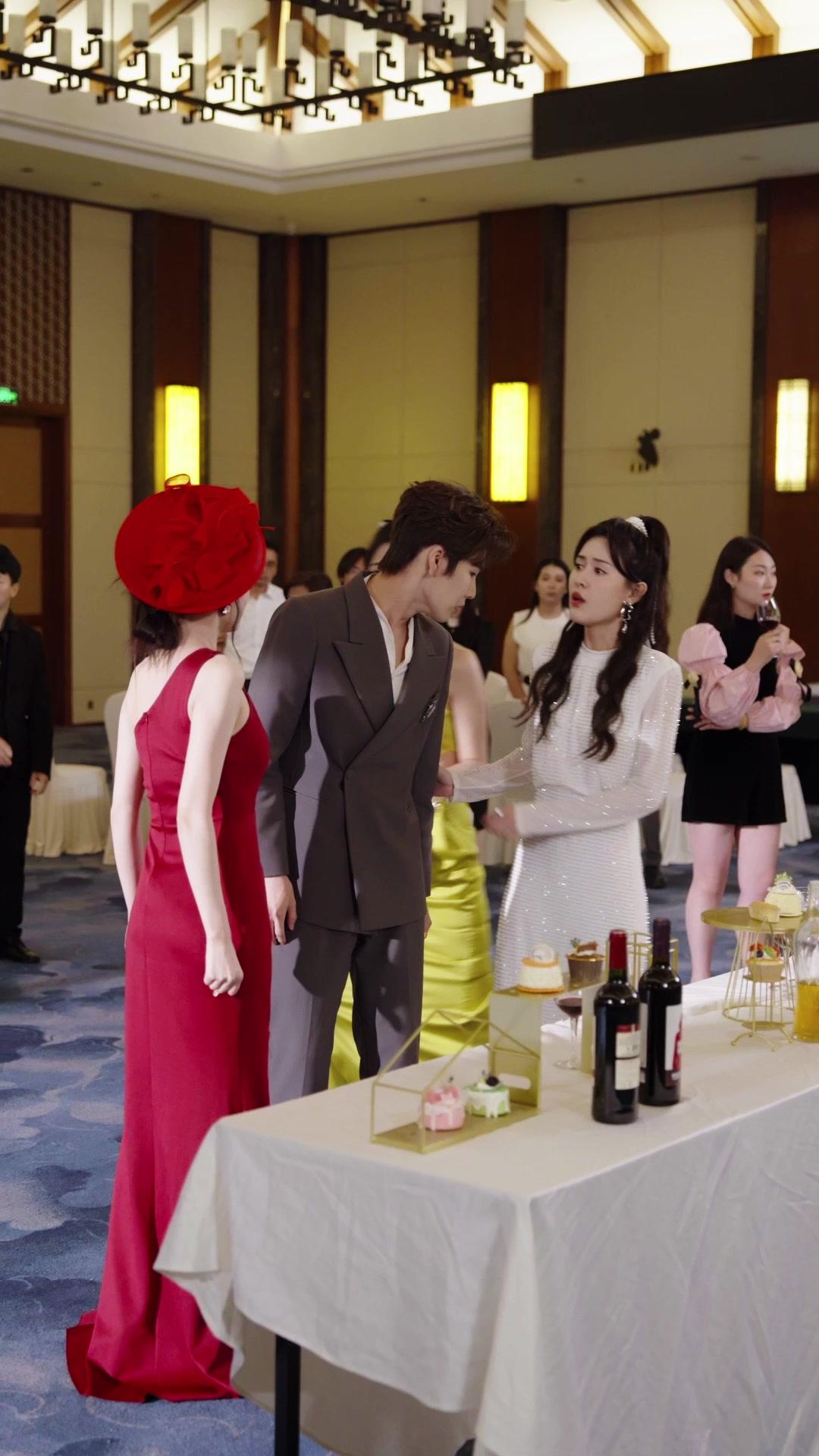 Api Dendam, Cinta yang Terkubur