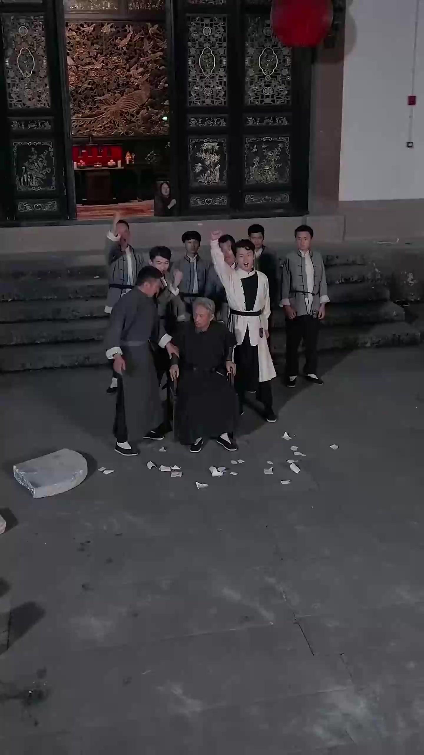 (مدبلج)نور الحريري، القبضة التي لا تُقهر