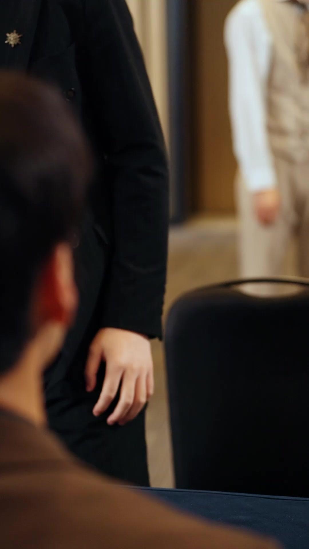 Primadona dan Pengawalnya