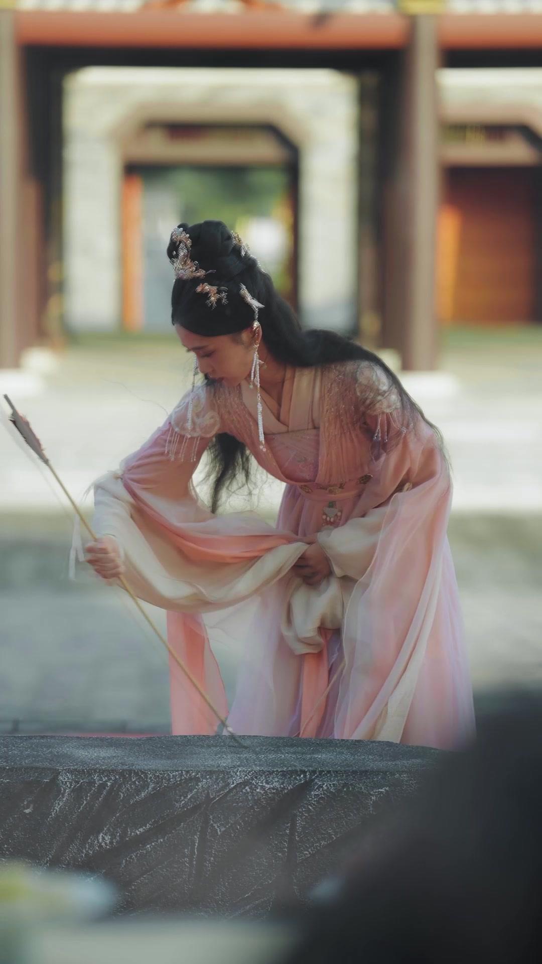 Dilenci Prensesin Tahta Yürüyüşü