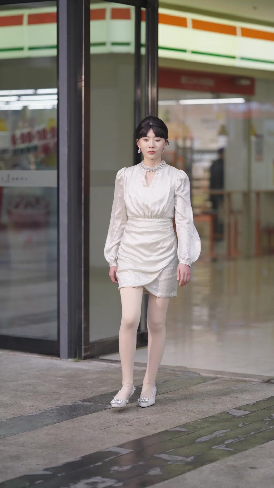 D'AMANT SECRET À PDG À LA MAIN DE FER