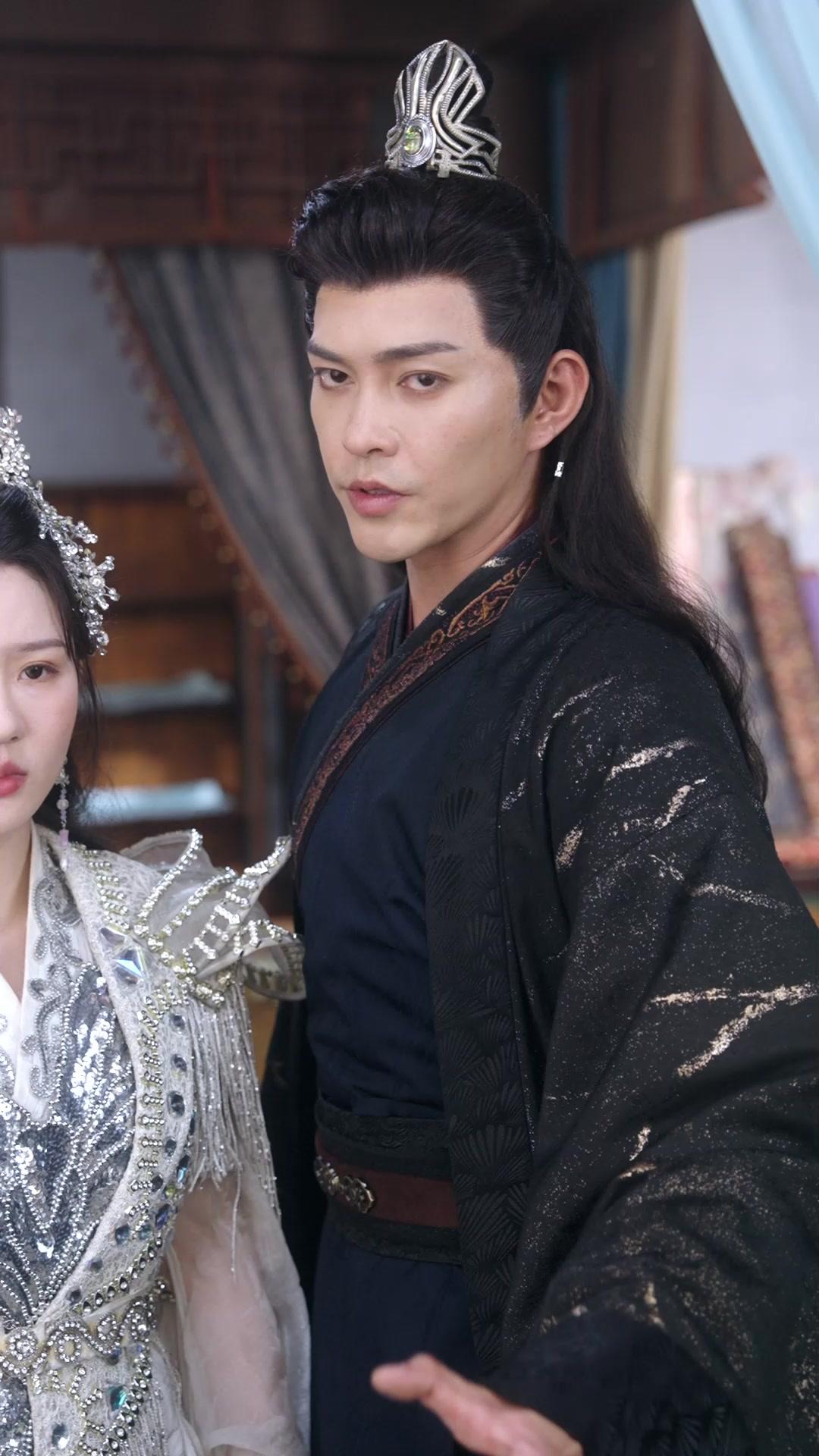 VISAGE VOLÉ, DESTIN BRISÉ