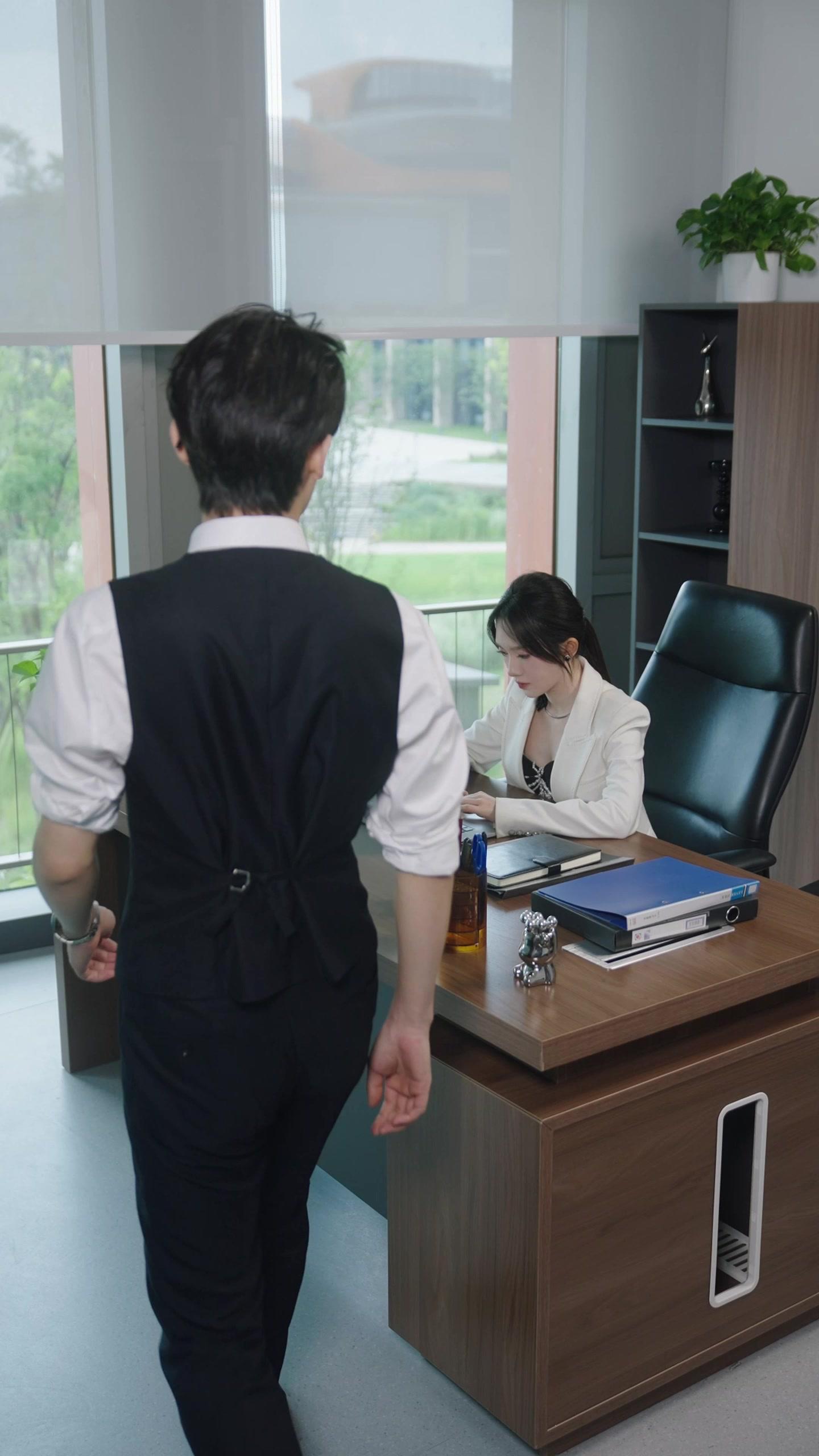 從包養到真愛：總裁別裝了