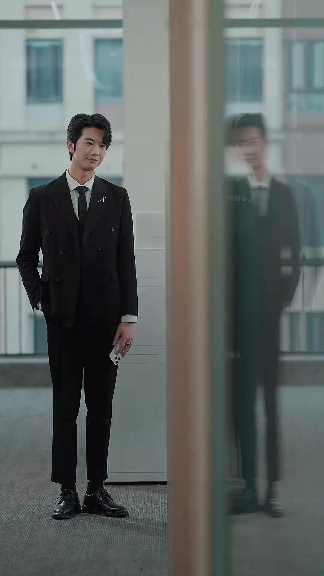 (พากย์เสียง) นิรันทร์จันทรา