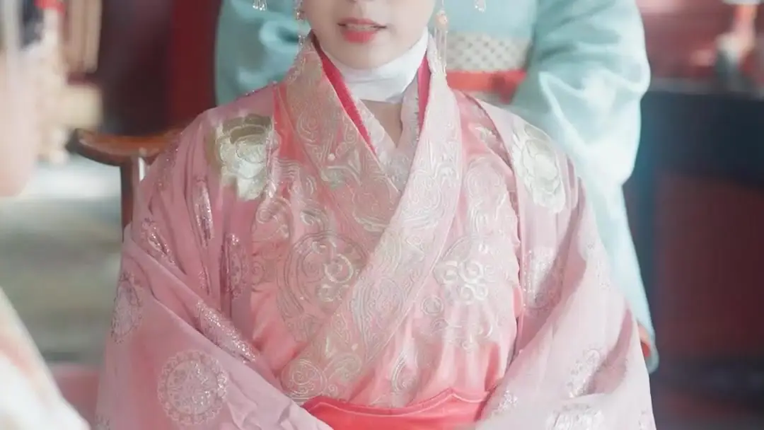 I Will Live to See the End: When Headdresses Speak Louder Than Words