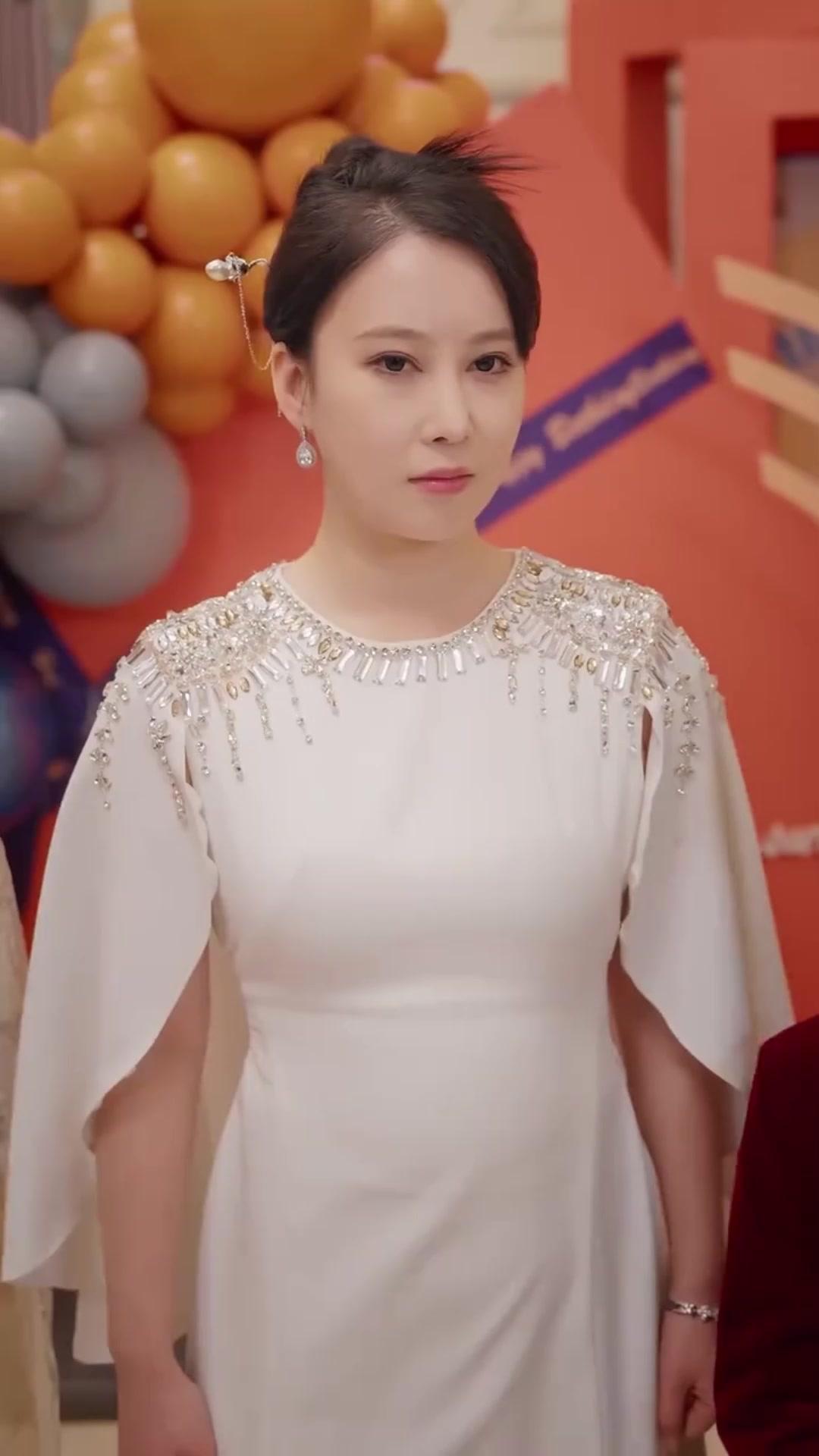 （مدبلج）باسم الأم