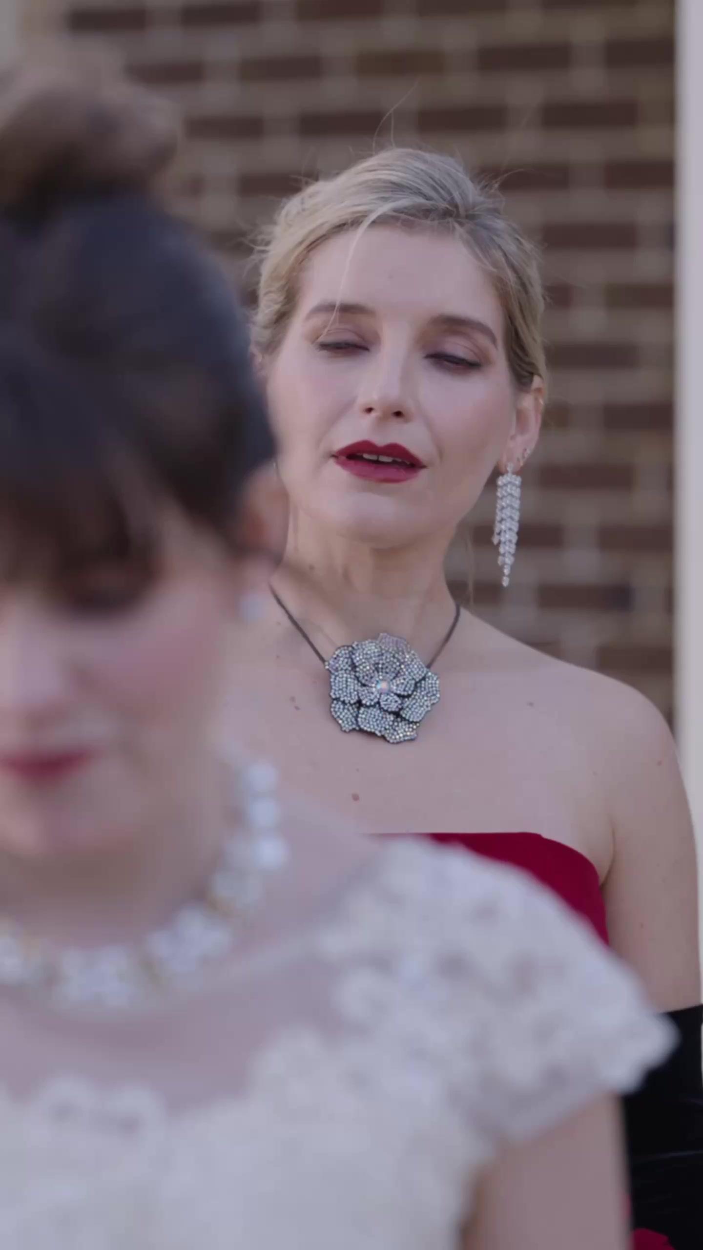 Ten Billion Housewife