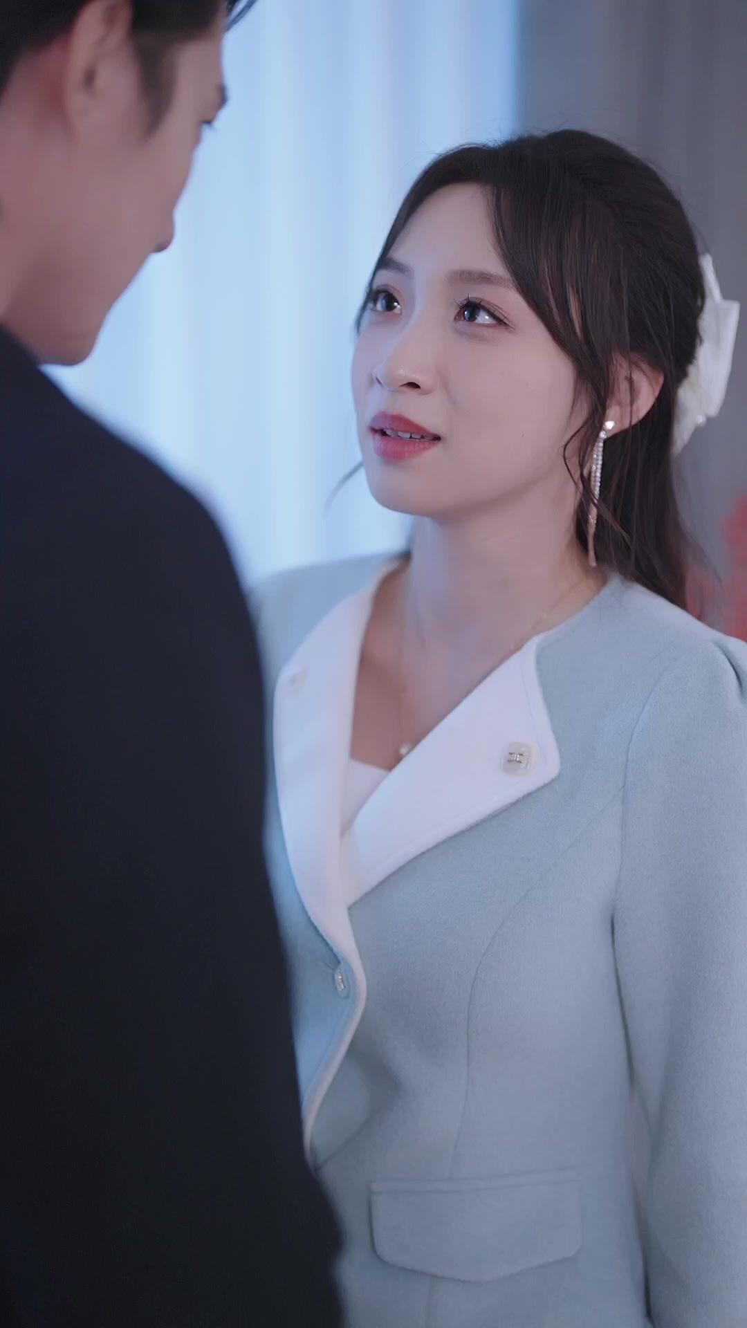 Rahasia Masa Lalu, Cinta dan Balas Dendam