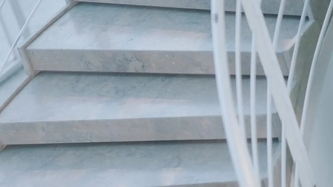 Bride’s Mirror, Truth’s Crack