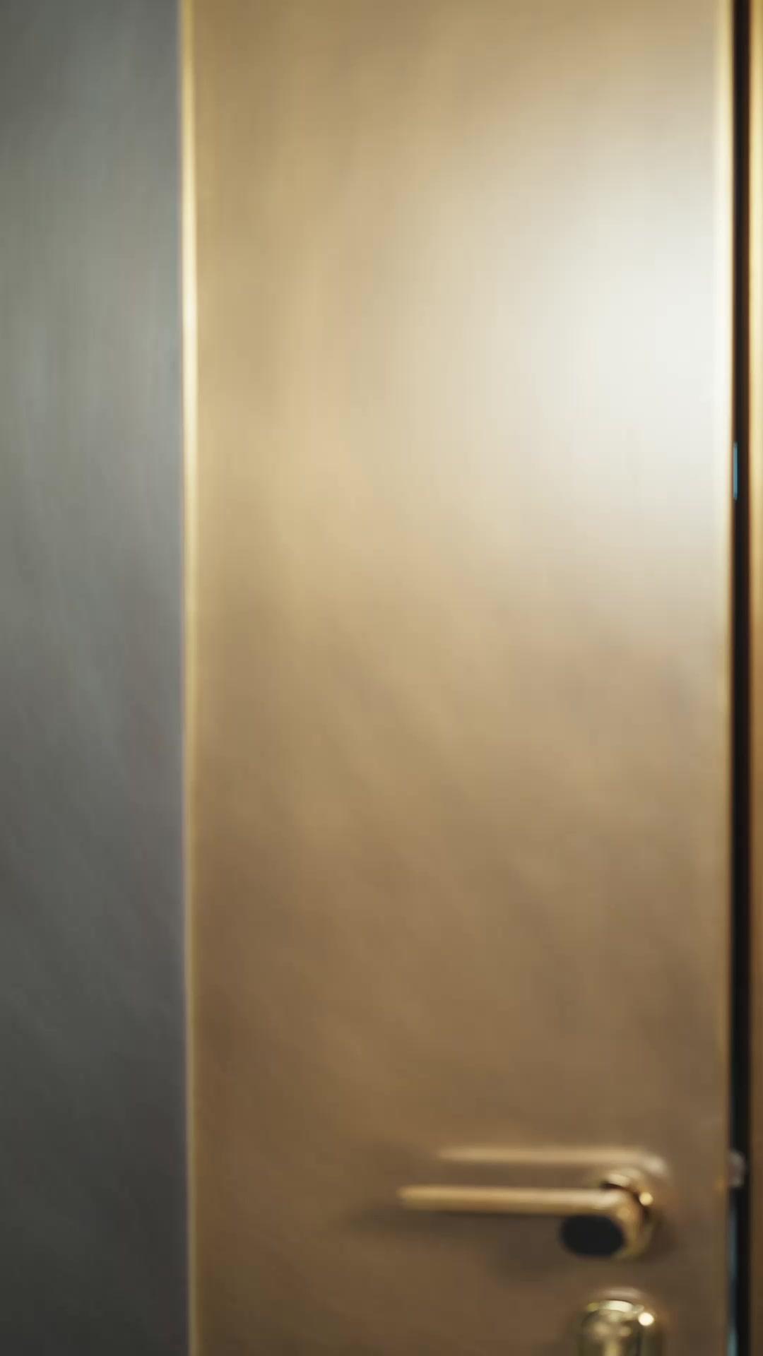 Dunia Cerita, Cinta Terjalin