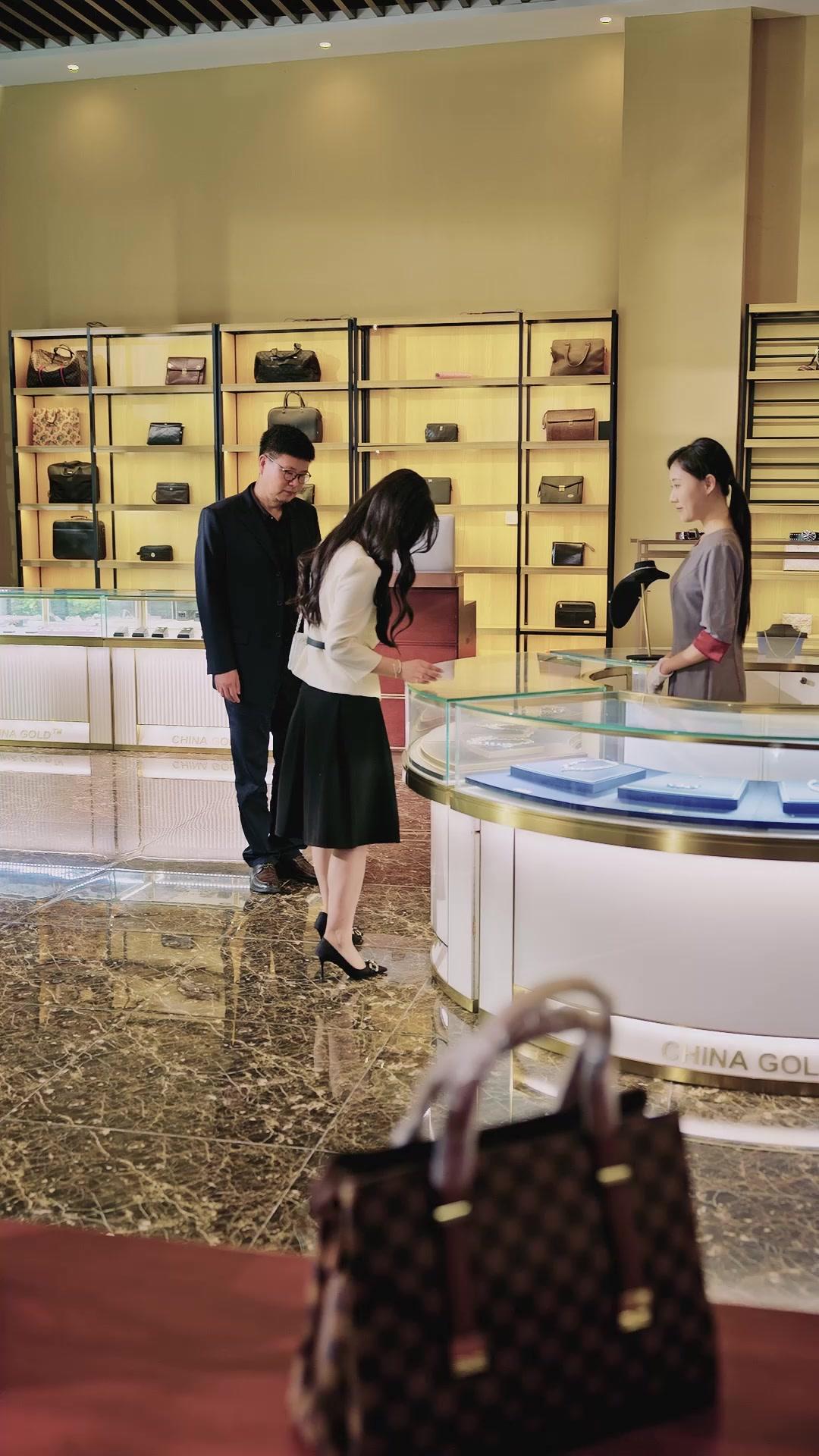 Salah Cinta Sepuluh Tahun