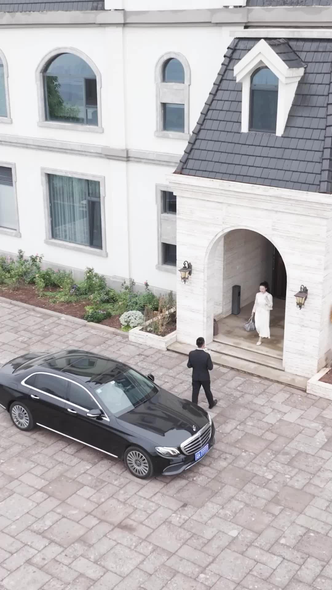 Nyonya Melepas Topeng