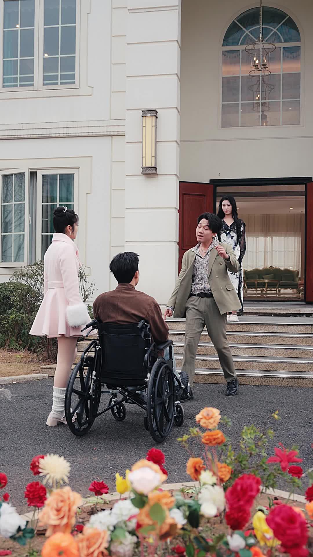 تزوجتُ رجلاً مفلسًا فاكتشفت أنه أسطورة