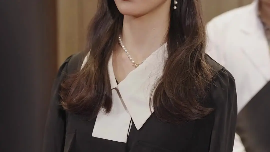 他摔文件那刻，我手心全是汗