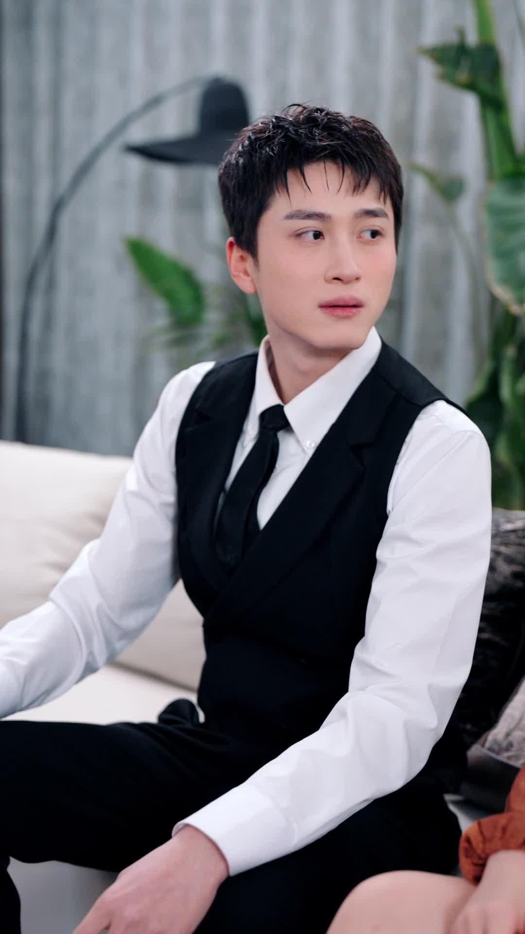전 여친 약혼날, 난 여신과 결혼