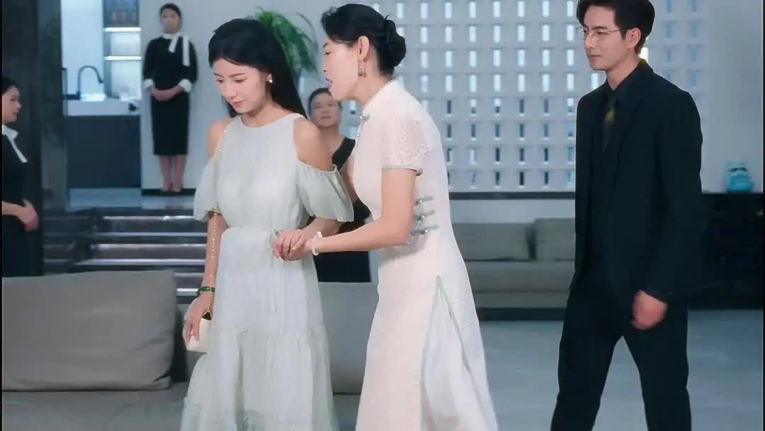 Accidentally Pregnant by My Loving CEO: When Jade Earrings Speak Louder Than Words