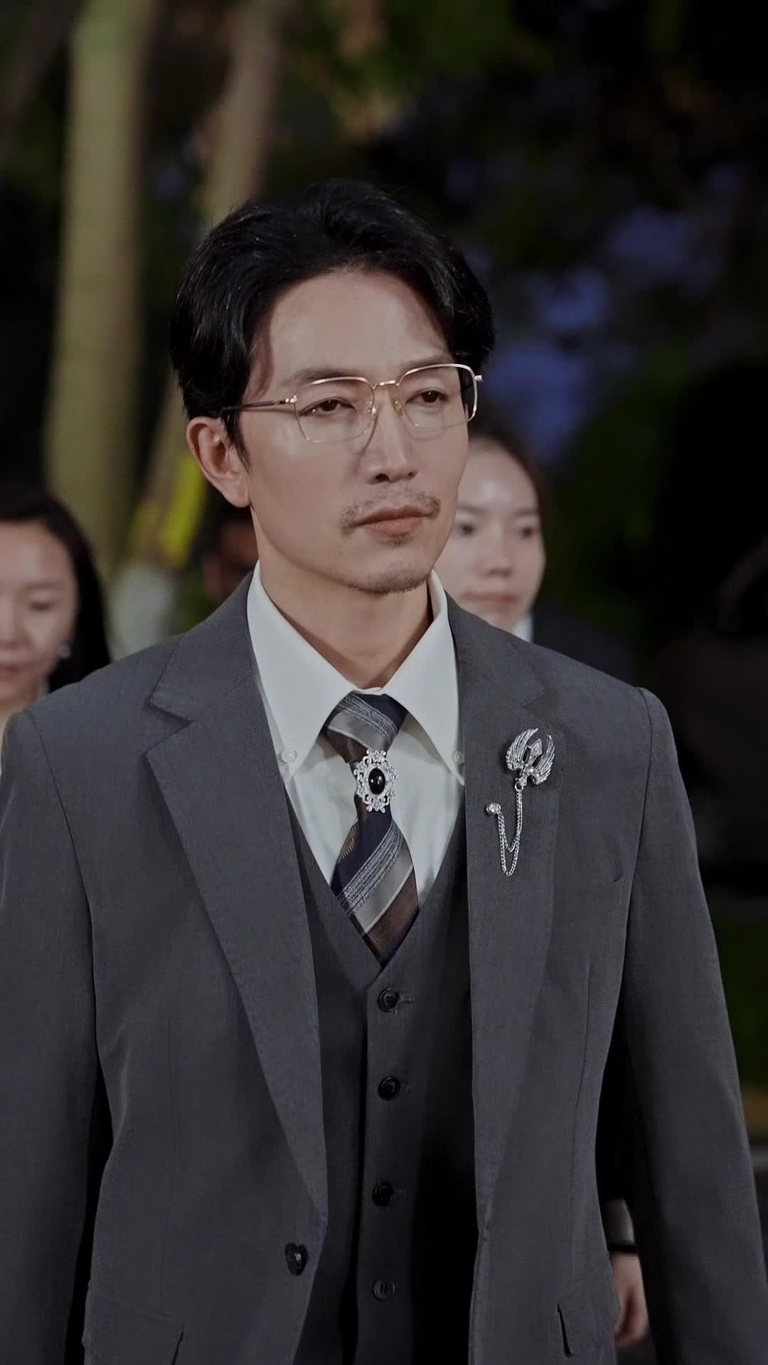 追放された天才、復讐のコード