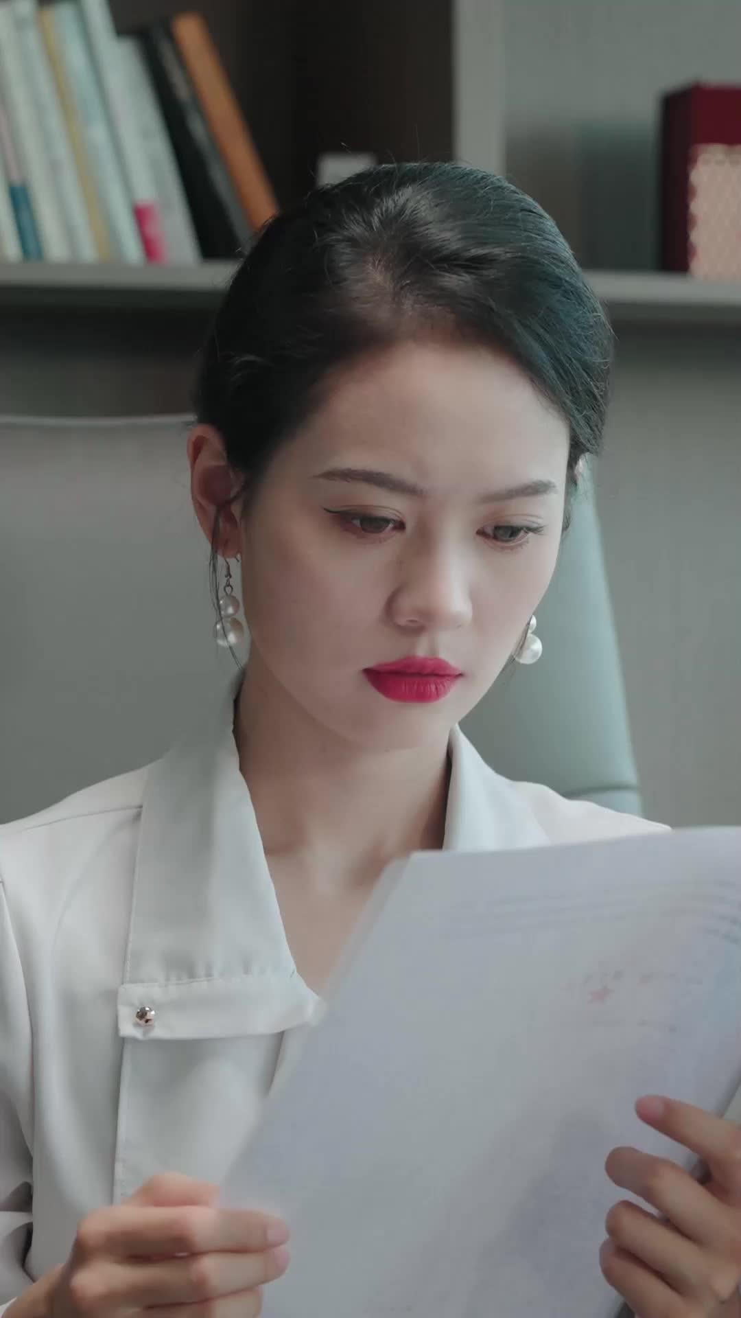 너무 가까운 비서