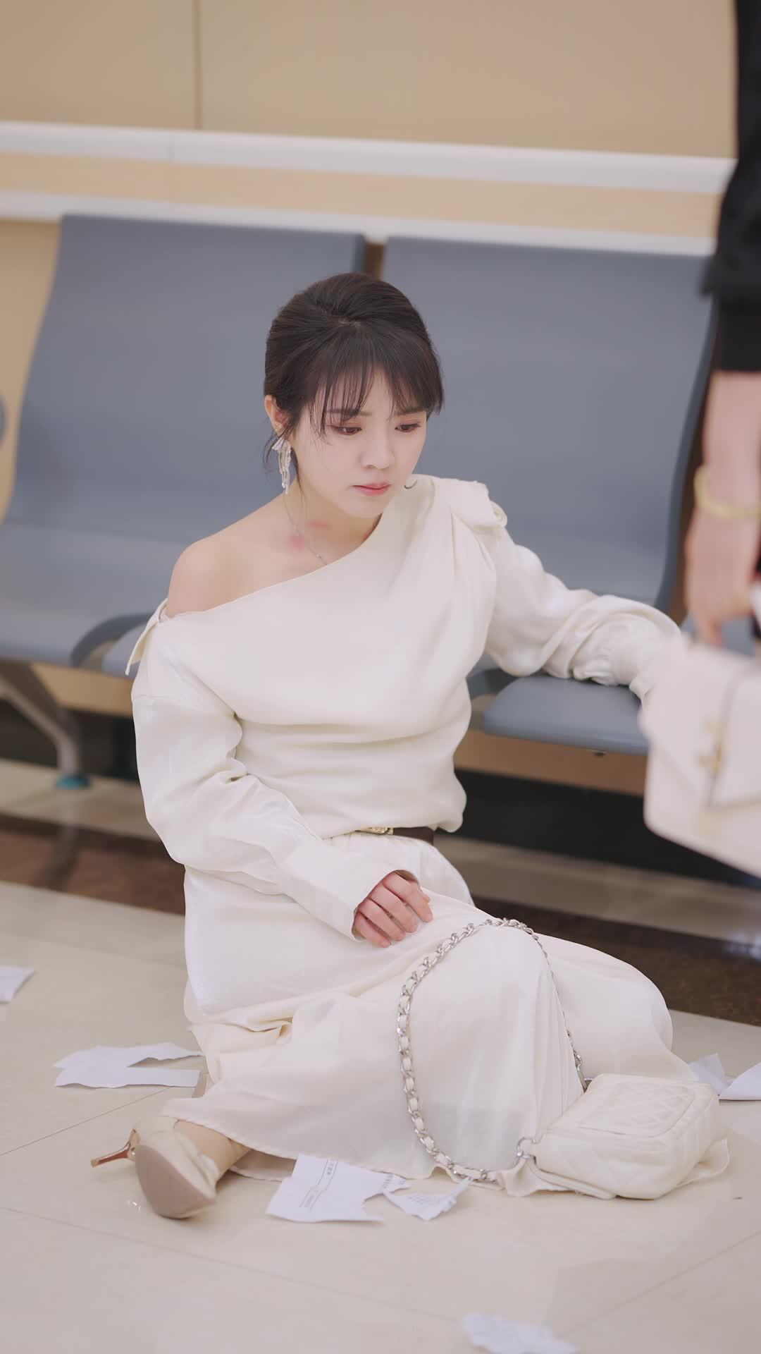 追放令嬢の売身契約