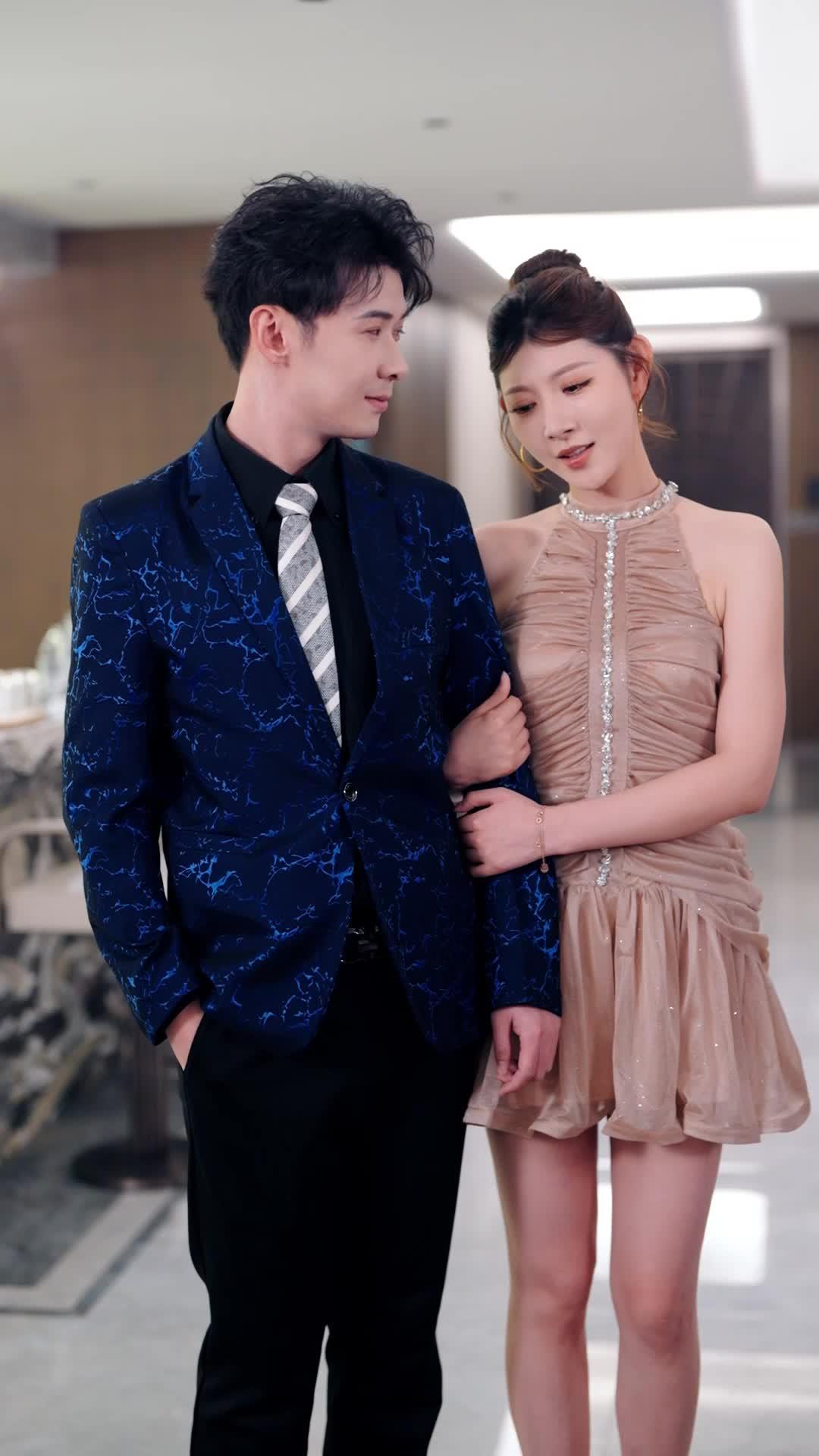전 여친 약혼날, 난 여신과 결혼