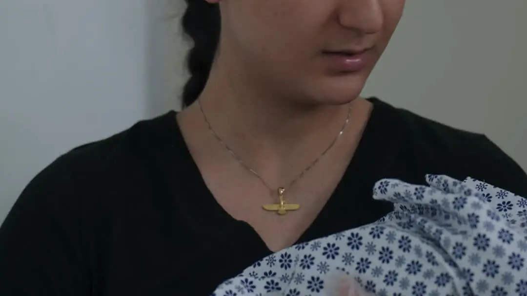 Twins Love Trap for Billionaire Dad: When a Hospital Bed Becomes a Battleground for Identity