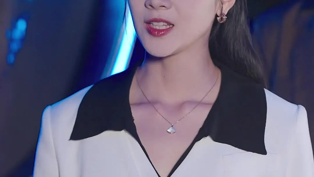 Divorced Diva’s Glorious Encore: When the Mic Stands Still