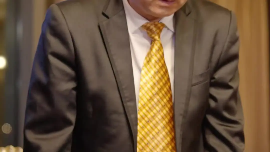 The Power Play at the Round Table