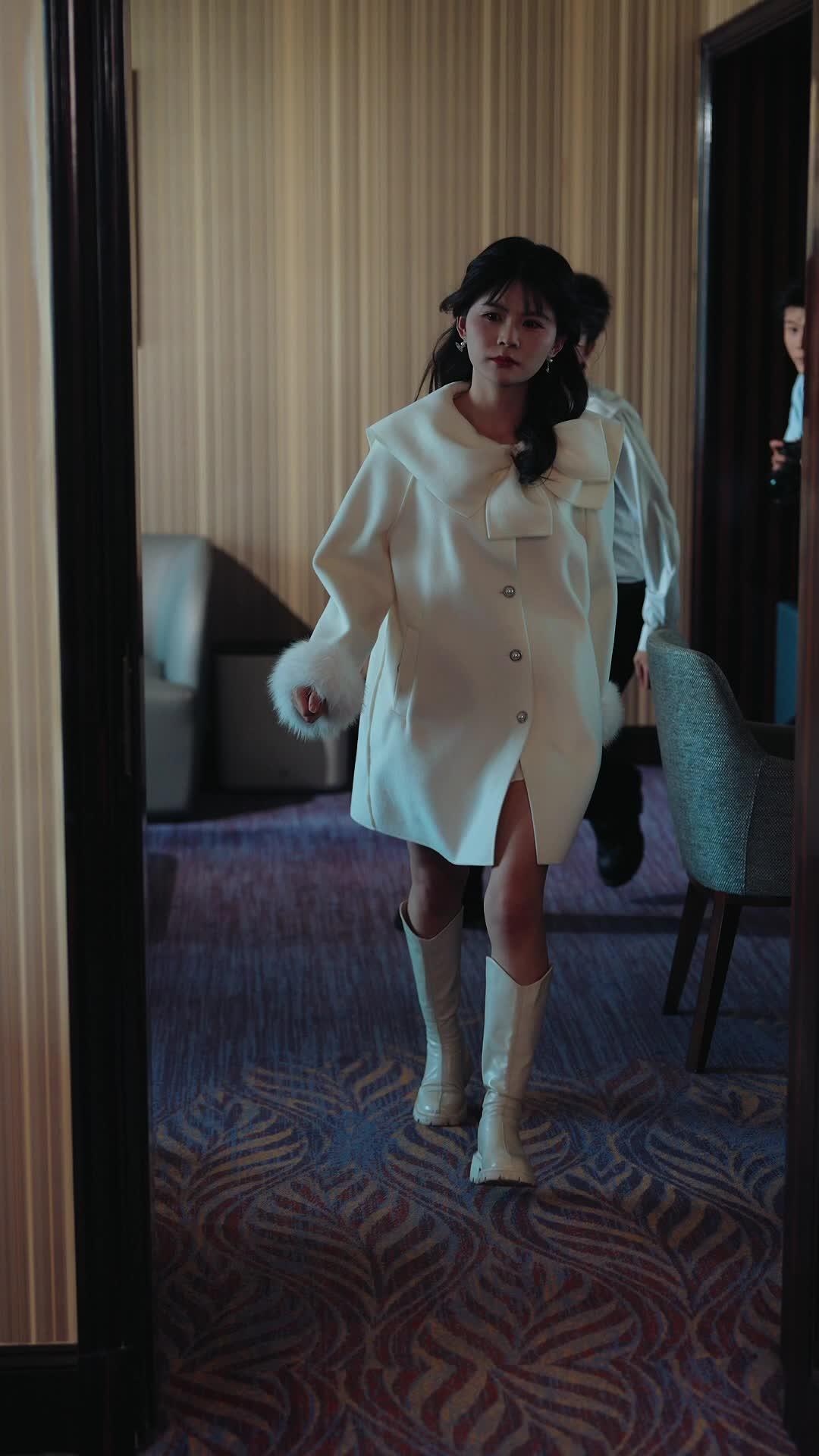 Ugly Husband's Secret Identity