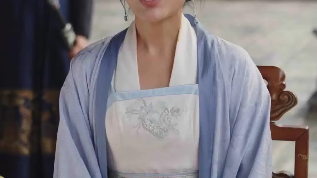 No Mercy for the Crown: When the Throne Becomes a Cage