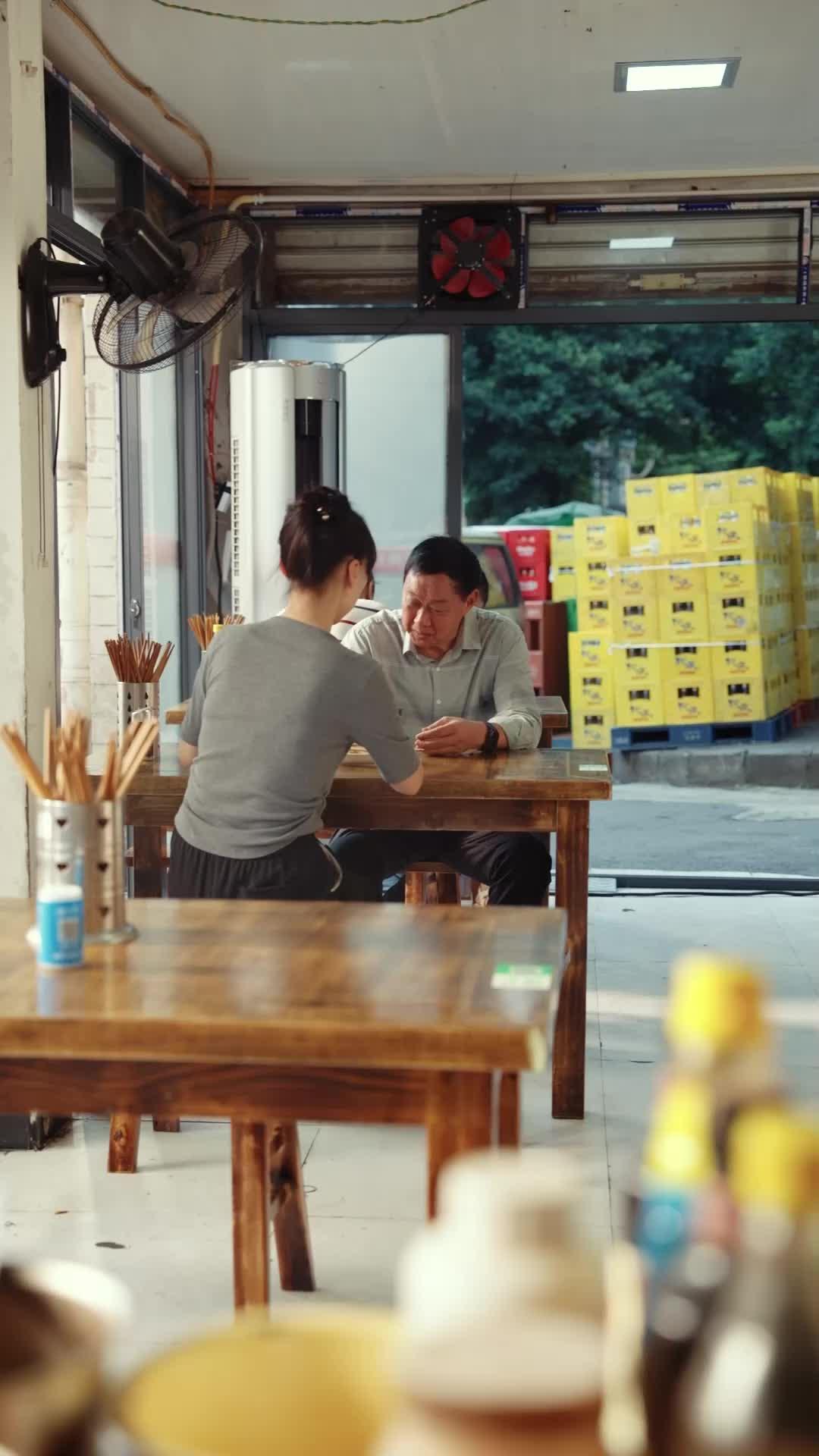 APRÈS LE DIVORCE, IL M'AIME FOLLEMENT