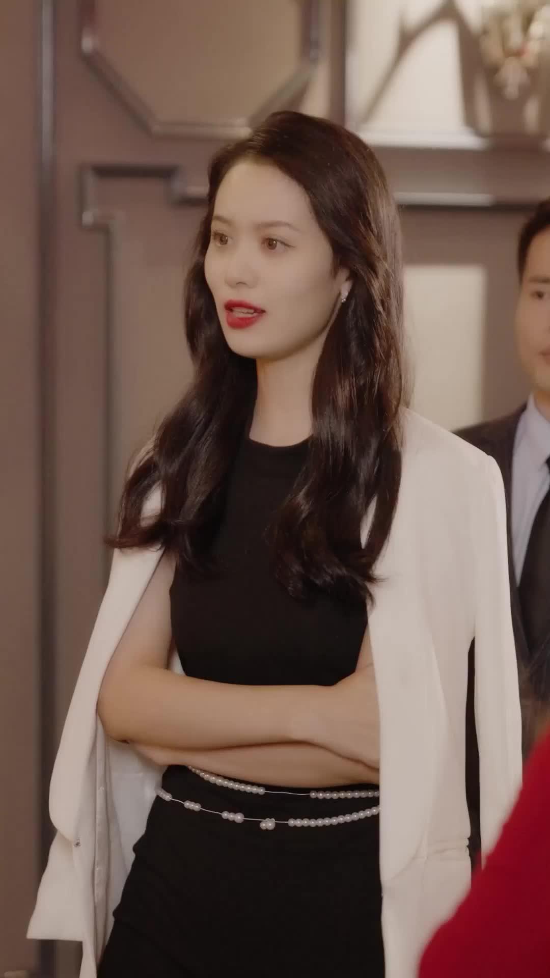 너무 가까운 비서