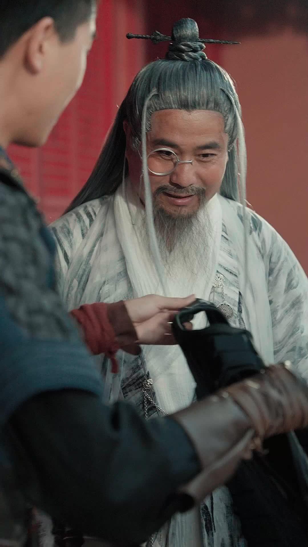 大宗師出手後我拿起了加特林