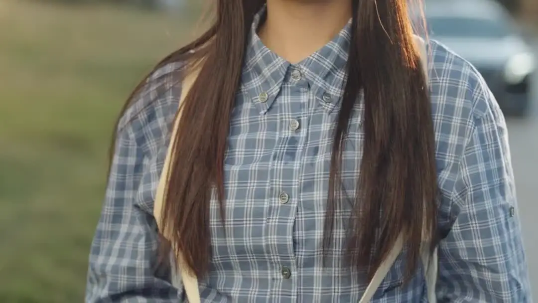 From Sidewalk to Mansion: A Girl’s Emotional Rollercoaster