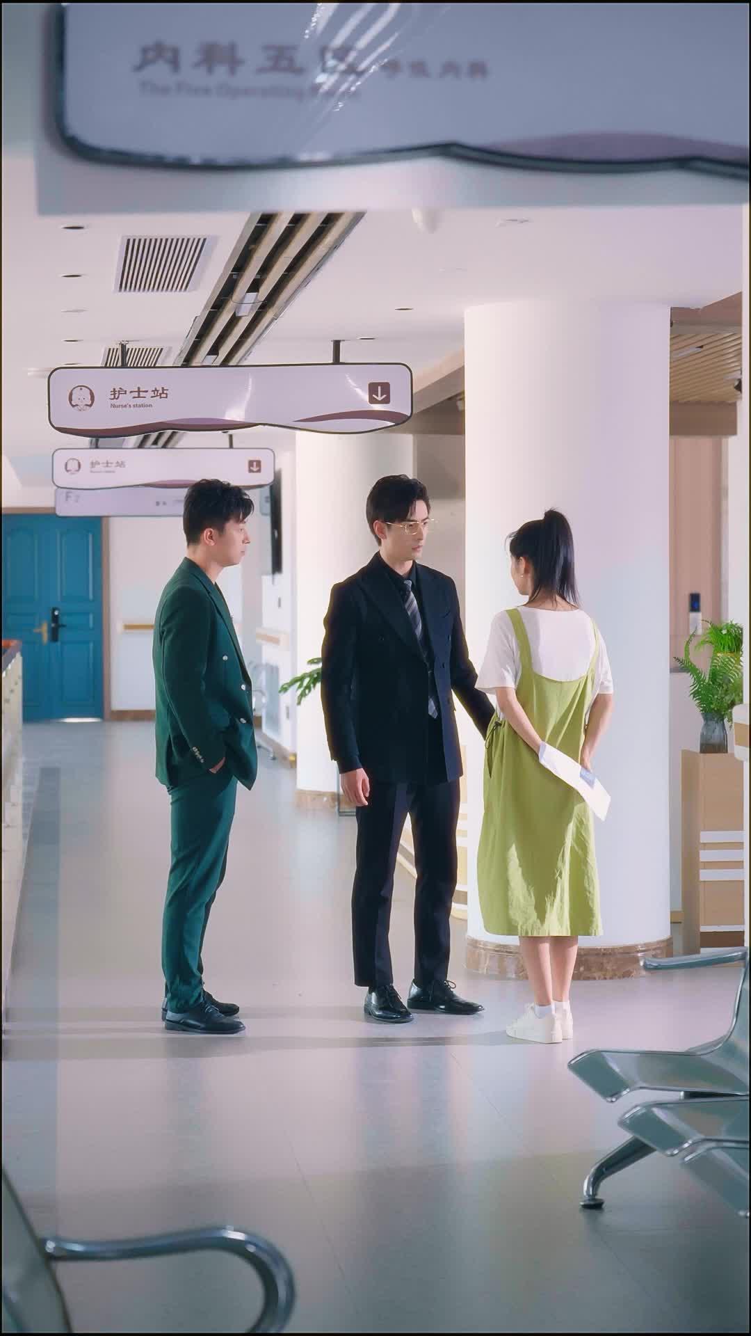 嫁進豪門後，小可憐被寵上天