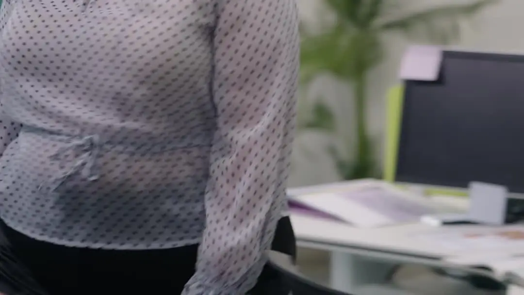 When the Boss Walks In & Everyone Forgets Their Lines