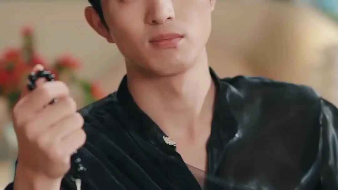 Trap Me, Seduce Me: The Pearl Necklace Lie and the Silent Wheelchair Rebellion